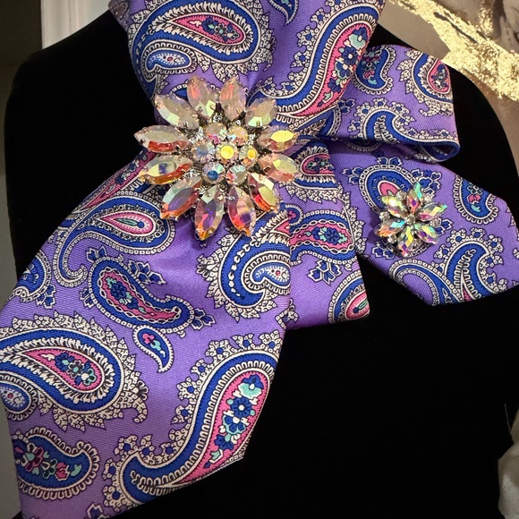 Daniel Cremieux Purple Paisley Necktie Necklace - Picture 2 of 5